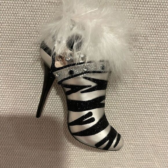 Heeled Bootie Shoe Ornament - Picture 1 of 1